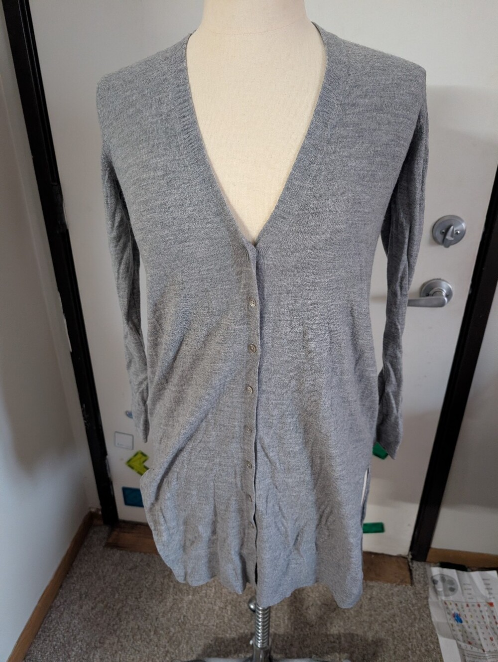 Banana Republic Light Gray V-Neck Button-Front Women's Cardigan